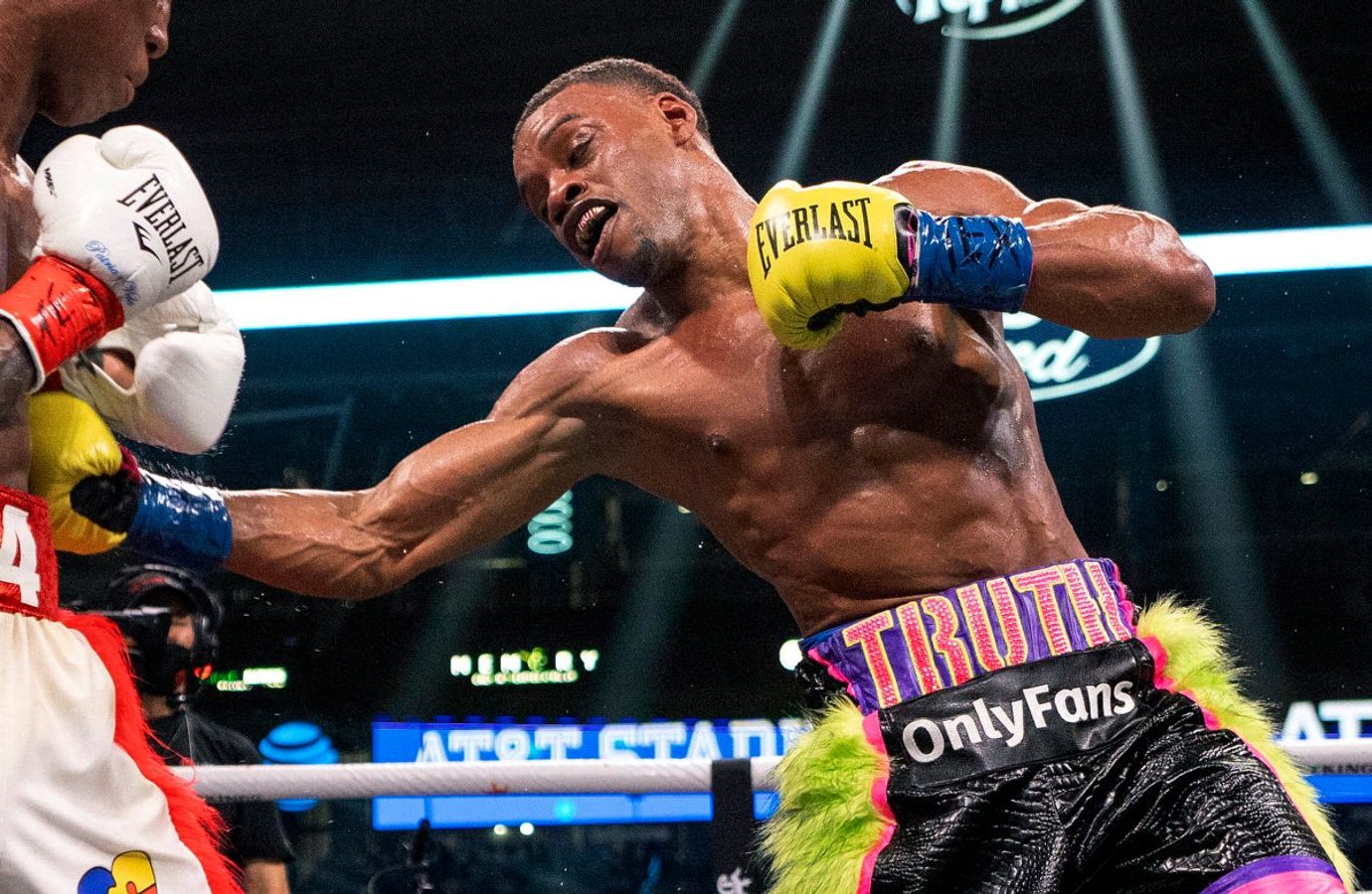 Spence Jr vs Crawford on TNT Sports Box Office Advanced Television